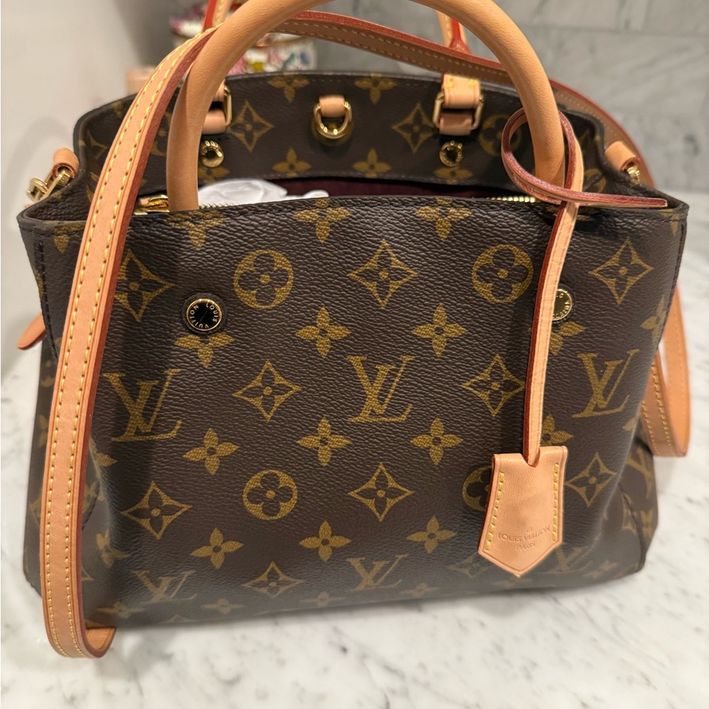 LOUIS VUITTON 
Monogram Montaigne BB